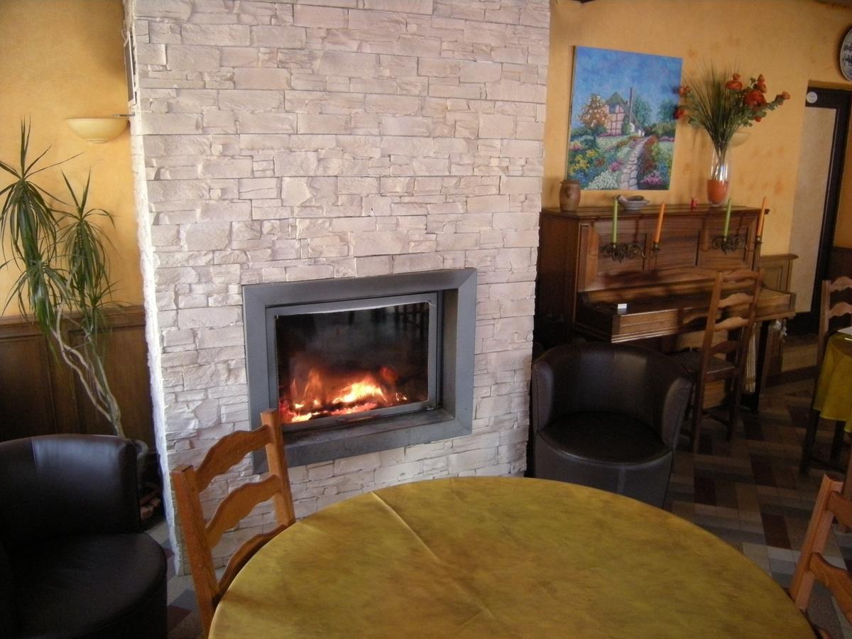 Hotel Gites Des Touristes Vollore-Montagne Экстерьер фото